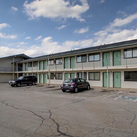 Motel 6 Des Moines South - Airport 外观 照片