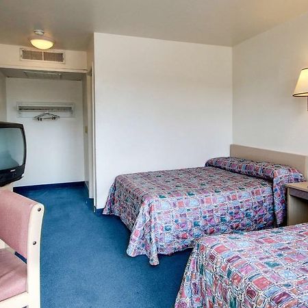 Motel 6 Des Moines South - Airport 外观 照片