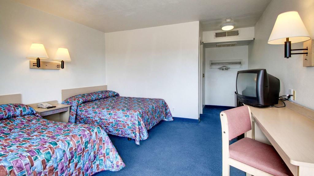 Motel 6 Des Moines South - Airport 外观 照片