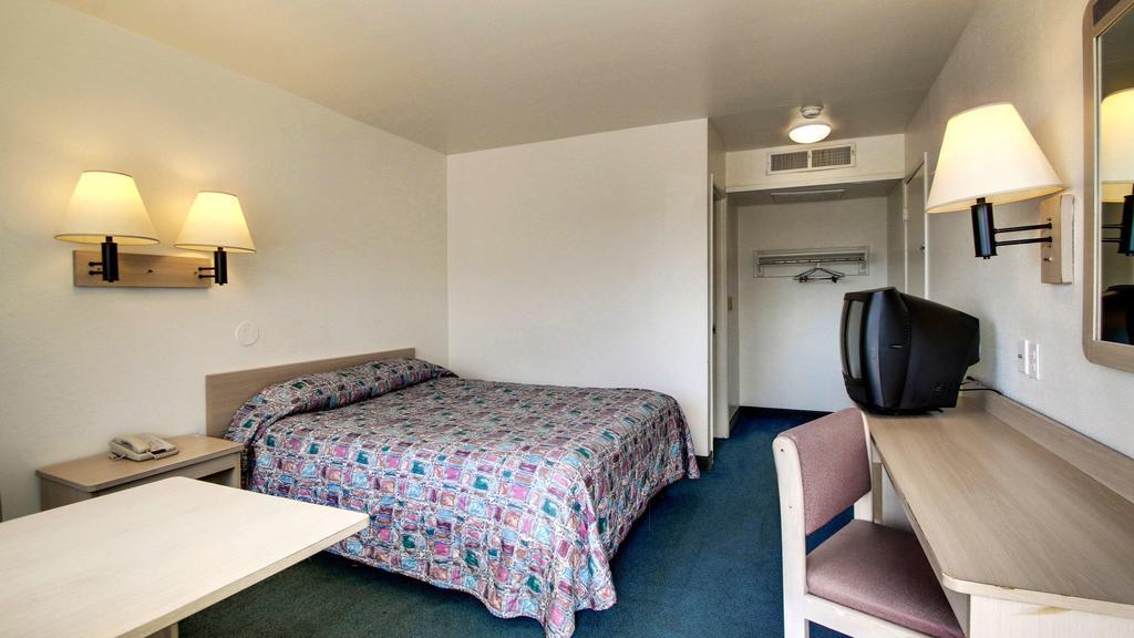 Motel 6 Des Moines South - Airport 外观 照片