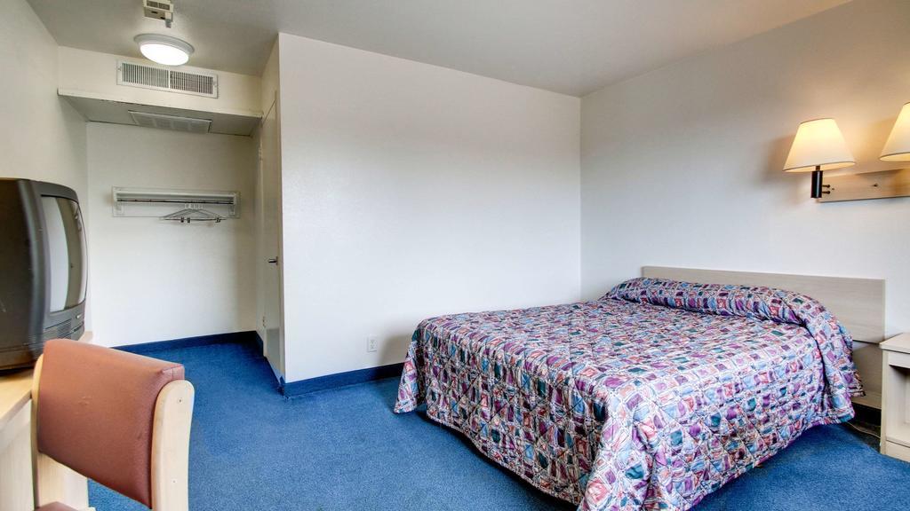 Motel 6 Des Moines South - Airport 外观 照片
