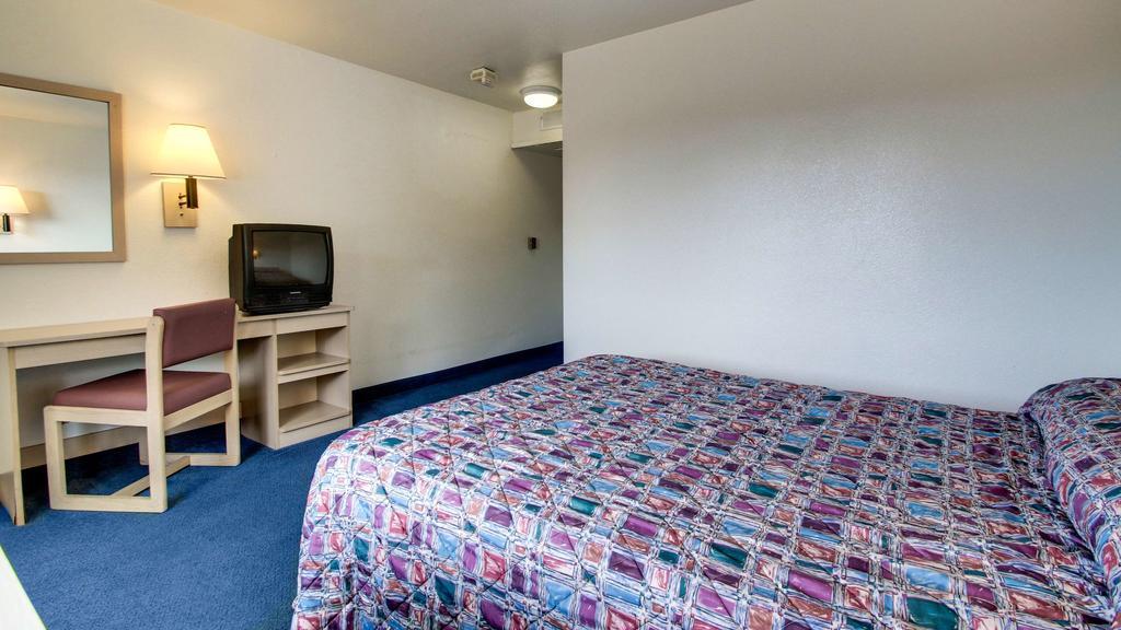Motel 6 Des Moines South - Airport 外观 照片
