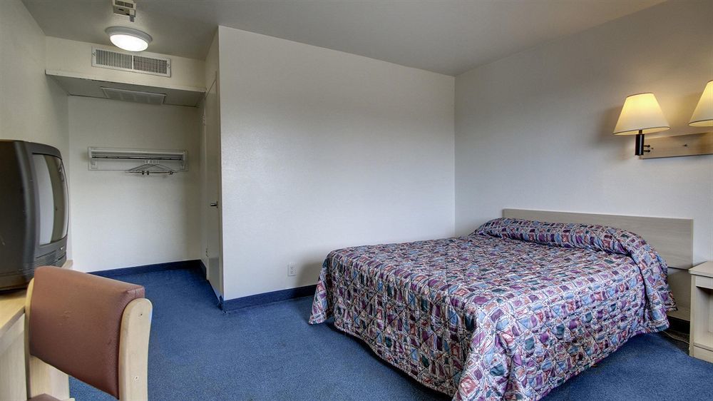 Motel 6 Des Moines South - Airport 外观 照片