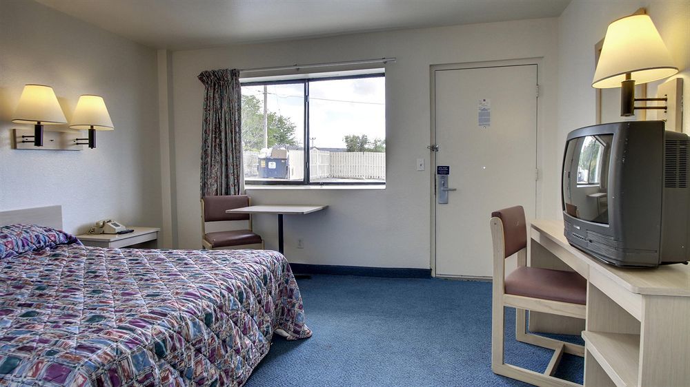 Motel 6 Des Moines South - Airport 外观 照片