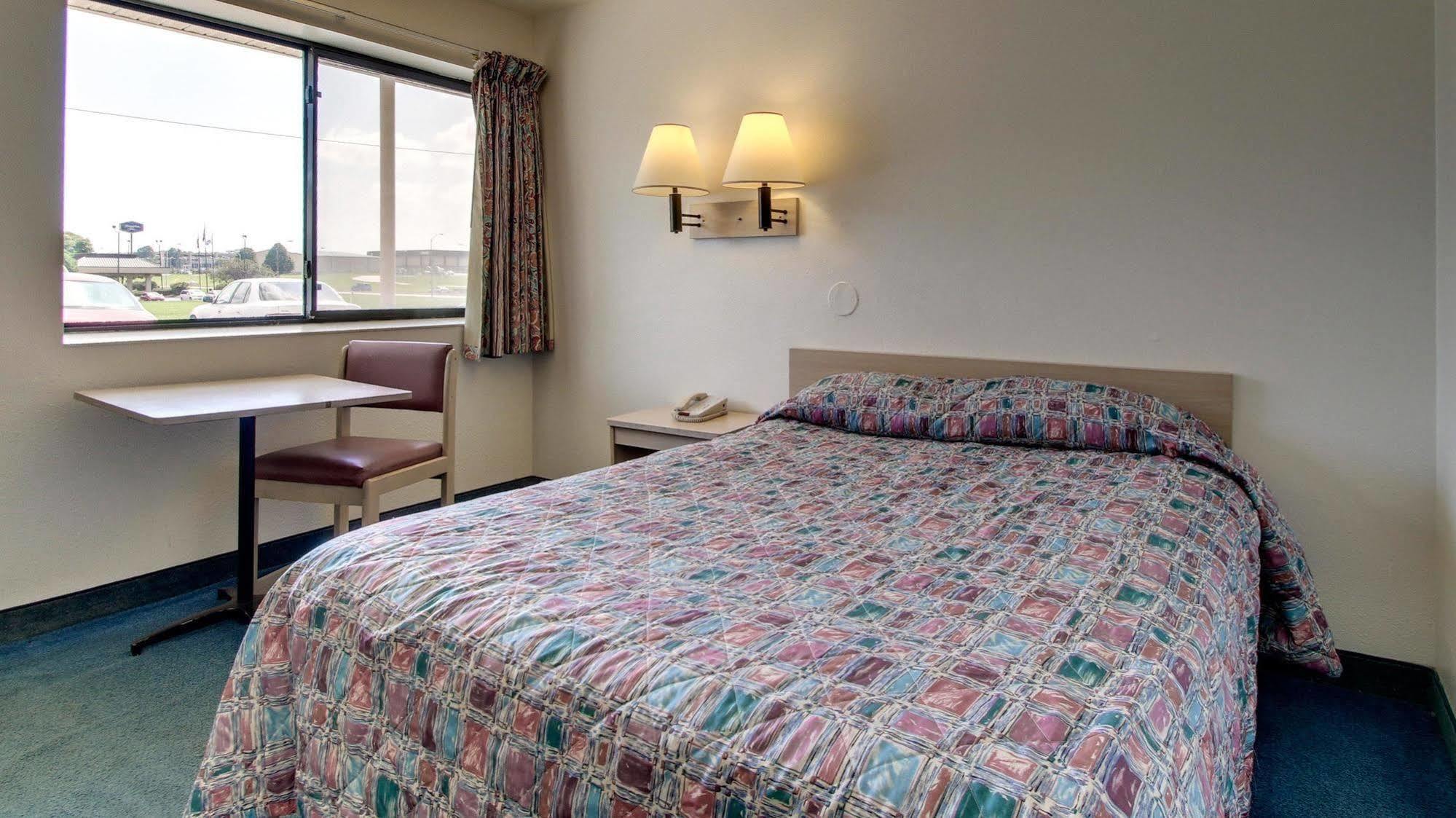 Motel 6 Des Moines South - Airport 外观 照片