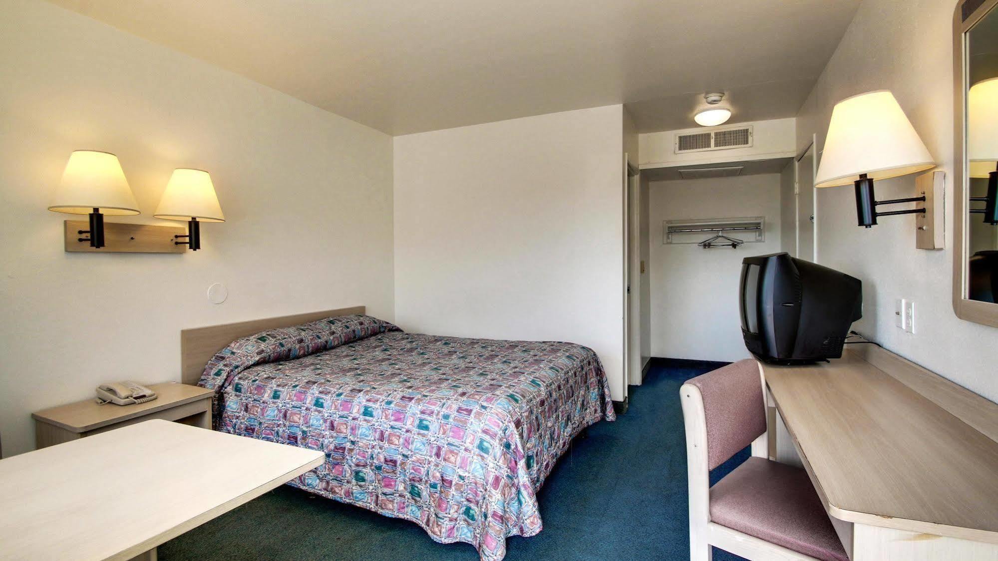 Motel 6 Des Moines South - Airport 外观 照片
